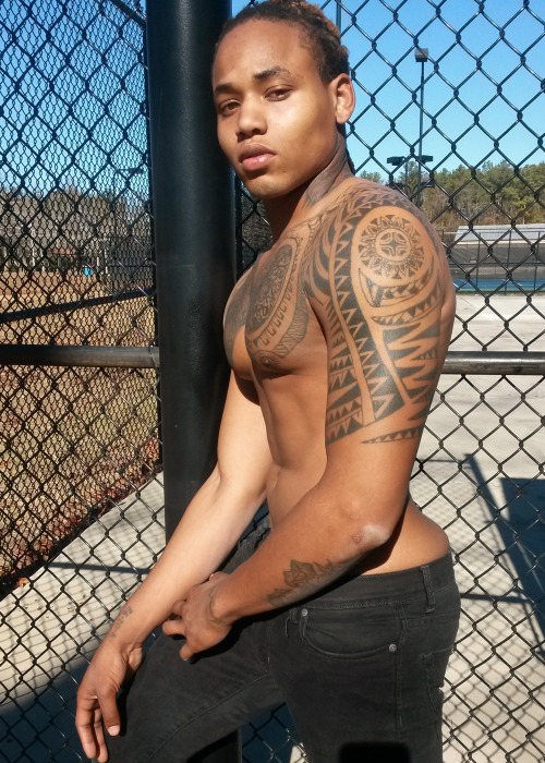 bottomkid123:  stclairemanagement:  New Face: Introducing DJ http://stclairemodels.blogspot.com/2014/12/introducing-new-face-dj.html   Oh my he cute