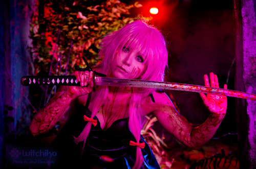 xxgeekpr0nxx:  Yup, these photos by And Yamasaki of Witchiko as Yuno from Future Diary are pretty fucking killer! 