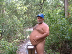 hankmiller66:  This man carries that big, beautiful belly well.