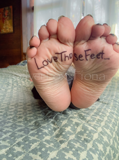 lovethosefeet:  @SilverFoxxFiona  on TwitterShe got some great looking feet, check her out and give her a follow! She’s almost at a 1000! https://twitter.com/LoveThoseFeet_/status/1341113968539168774