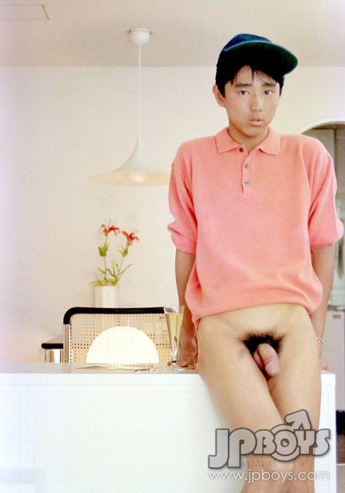 hot4asianmale:  See more at: Hot4AsianMale.tumblr.com  很早的图