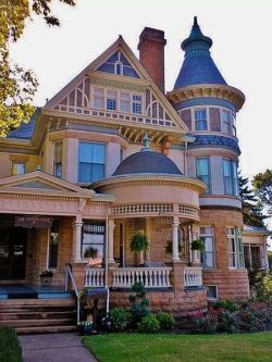 bluepueblo:  Victorian, Keokuk, Iowa photo