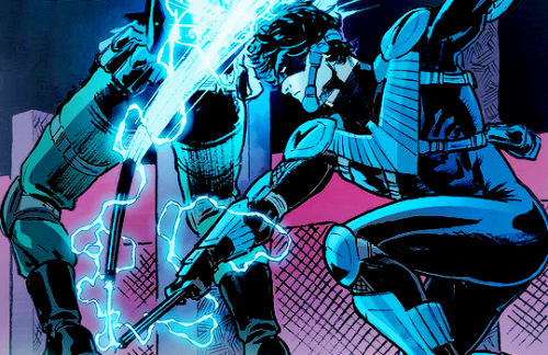 dinah-lance:Future State: Nightwing #002 (2021) art by Nicola Scott