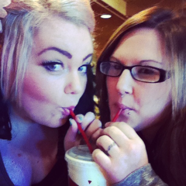 shannahxo:  #fatgirlswag #papaginos #lesbians (at Papa Gino’s)