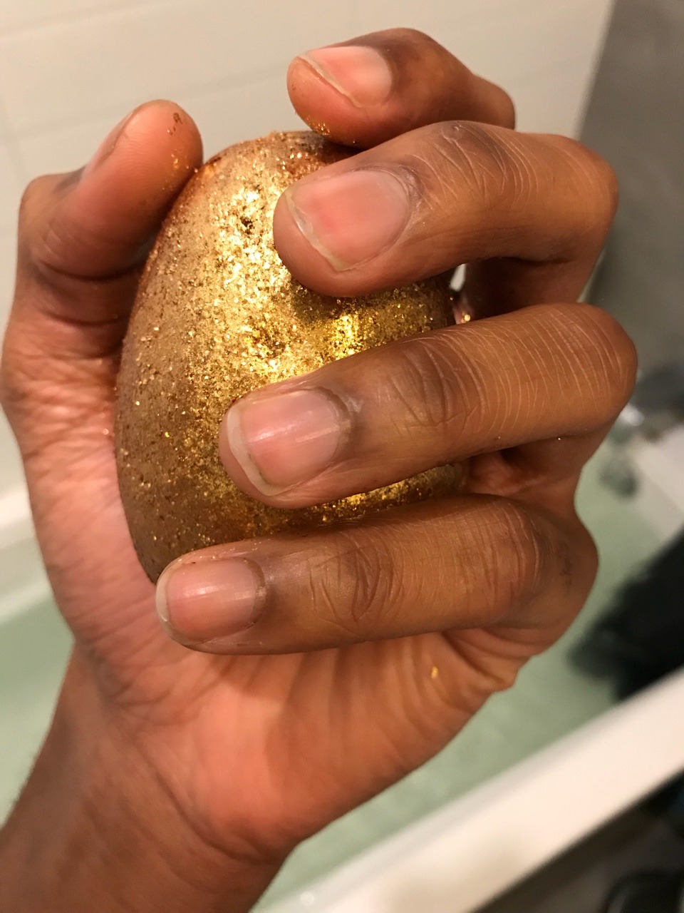 ezraironheart:  Just enjoying some gold 🌙🥂