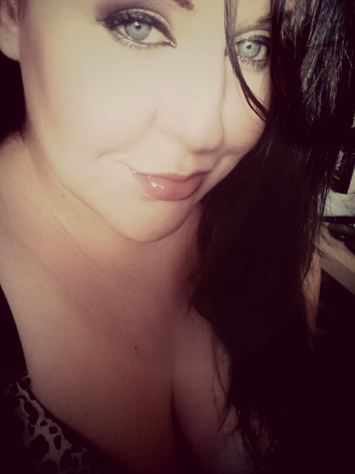 Wow, those eyes & lips!