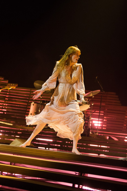 fatmdaily:Florence + The Machine Performing at The Target Center in Minneapolis, Minnesota 