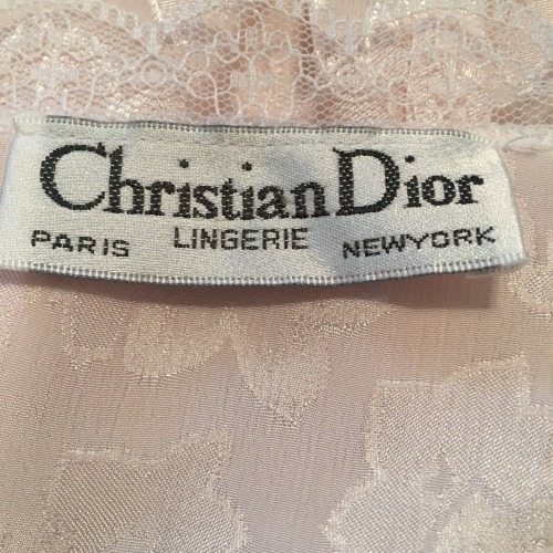 acuriousidea:Vintage Christian Dior nightgown