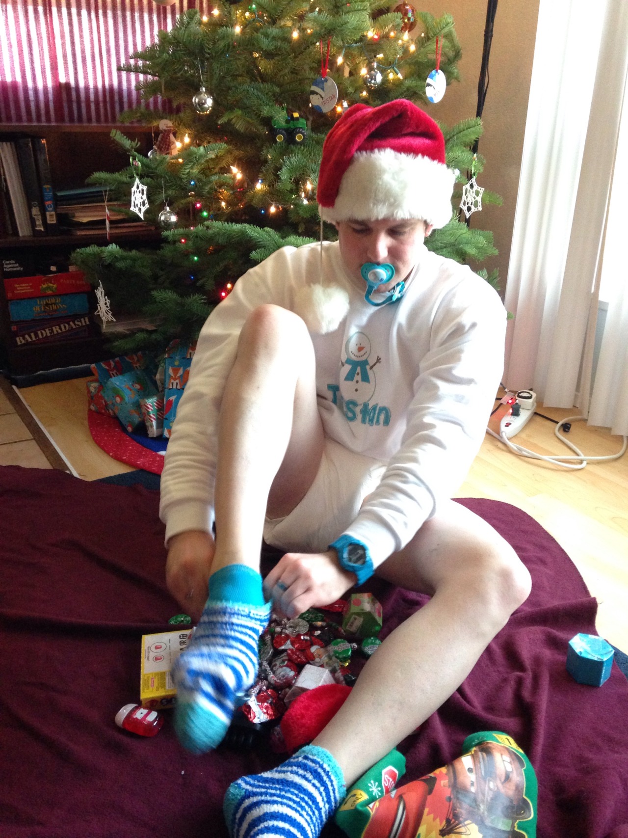 roxxyuncensored:  Merry Christmas from Roxxy and Baby T! I had so much fun watching