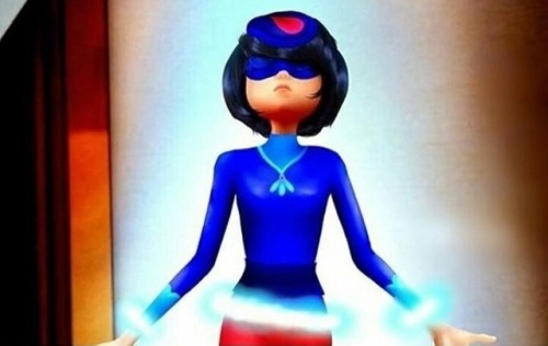 its-chat-not-cat: Peacock Miraculous Holder Leak?Hey is this Kagami as the peacock miraculous holder