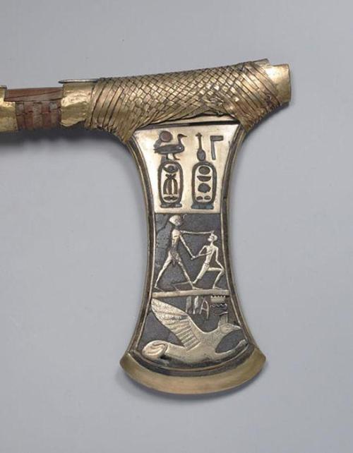 https://www.reddit.com/r/ArtefactPorn/comments/i3a7fr/battle_axe_from_the_tomb_of_queen_ahhotep_theb