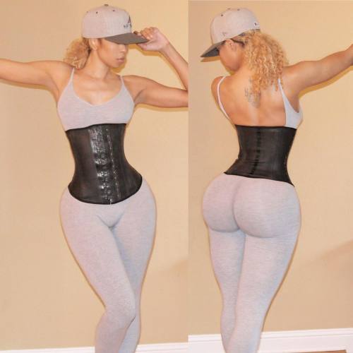 slim-n-wide:  Lovelynicocoa @lovelynicocoa on Instagram Follow “Small Waist Curves” for more: http://www.tumblr.com/follow/slim-n-wide