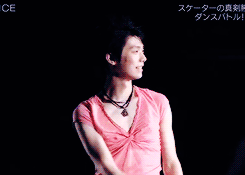  why yuzuru hanyu is a life ruiner: was this actually a thing??? aND HE TOOK OFF