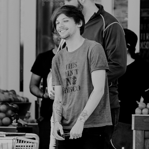 hl-edits:Louis grocery shopping in LA - February 21st, 2016