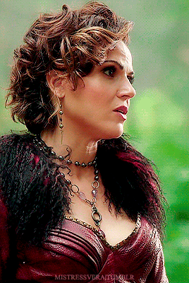 Lana Parrilla| Costume Appreciation: 15/