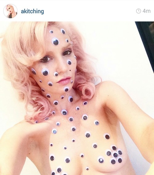 internet-royalty:  Fashion icon.  - S