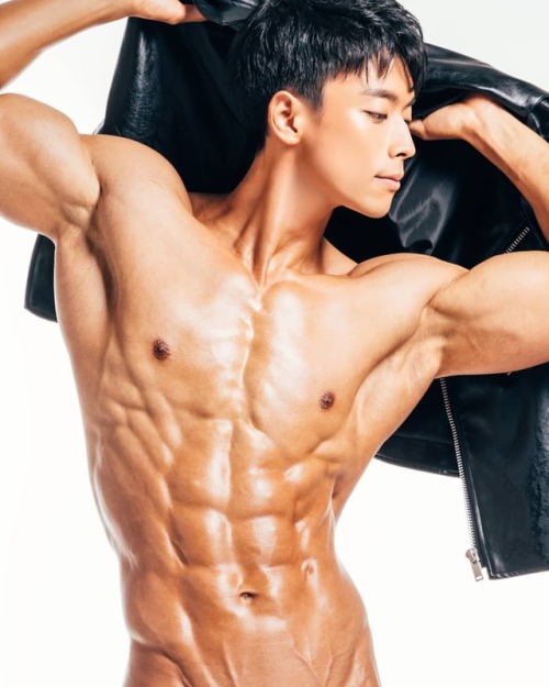 shreddedobsession:Kim Nam Hyun 김남훈(EVAN) 꿈나무니🌳동글이아빠🐶 @Just._.Evan · Seoul, South Korea