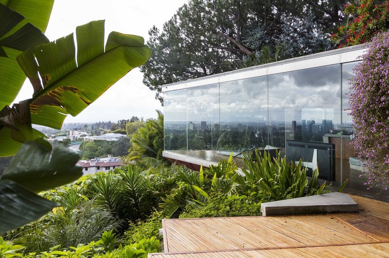 npr:  One of the most dramatic homes in Los Angeles has just been donated to the