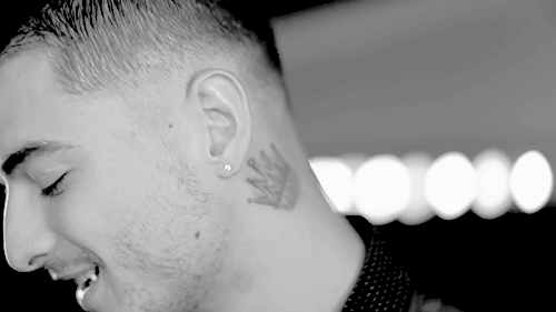kingmaluma:Maluma in the video “Me Llamas” in collaboration with Piso 21.