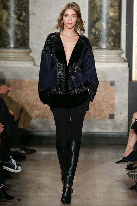 glitter-in-wonderland:  whore-for-couture:  floraspice:  Samantha Gradoville at Emilio
