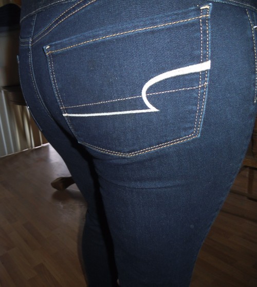 albrown1979:  inhollisteronly:  Double denim today. I love this pic as it really kinda shos my curve