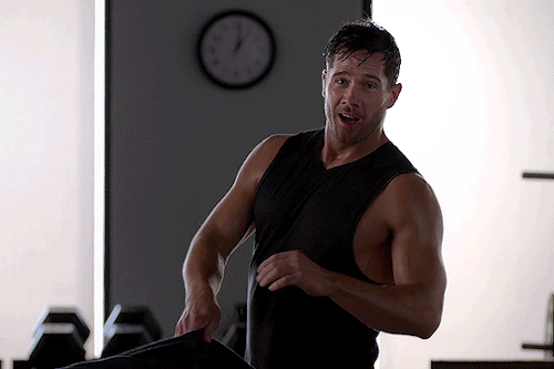 suzteel:  Luke MacFarlane in Netflix’s Single All the Way