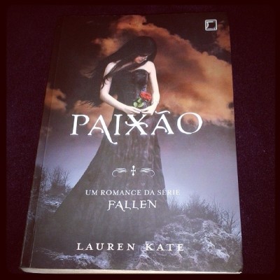 Just finished the 3rd book. After 129 pages in less than 24 hours, now it’s time for some relax before start the next one. Excellent book! The best so far. #LaurenKate #FallenSaga #Passion #Books #BookLover #Joy