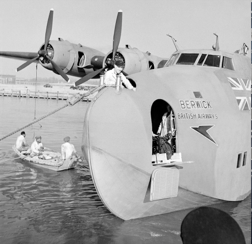 mea-gloria-fides:Flying boat 1930s.