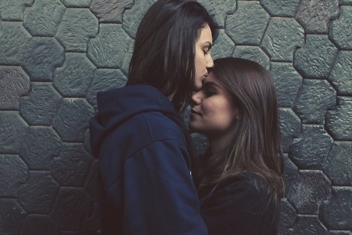 lipstick-lesbian:  ♀♡♀