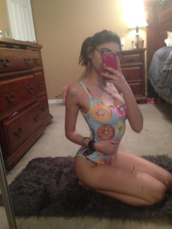 onlinedork:  you’re missing out on my uncensored body if you’re not subscribed to my private blog ✨✨  message me for details!