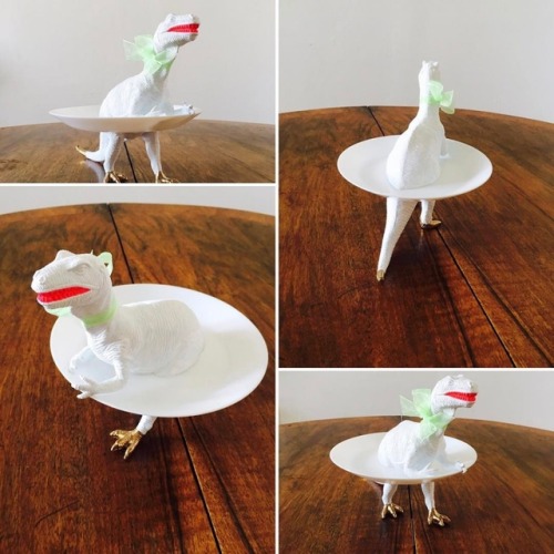 sosuperawesome: Dinosaur Serving Platters, by Pepitka on Etsy  See our ‘dinosaur’ tag 
