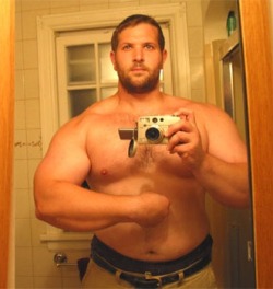 noskinnyguysallowed:  vegetarian bodybuilder..didnt know they had those 