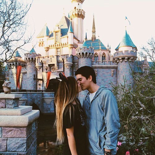 streamy-dream:  Valentine’s Day on We Heart It - http://weheartit.com/entry/163038900