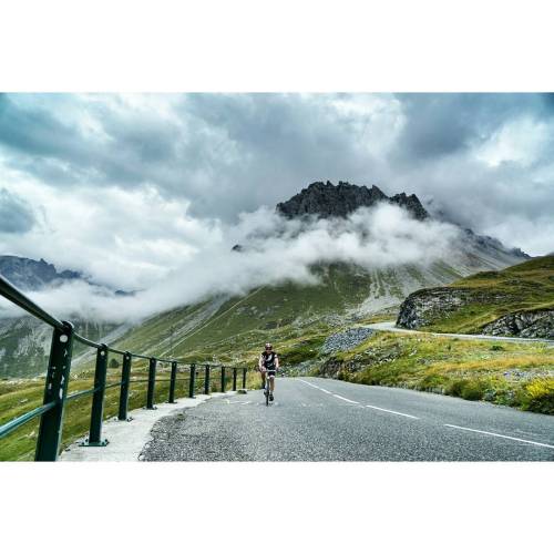 hello-velo:  Photo by passioniciclismo Connect with Hello-Velo on Instagram @tommy_takeiteasy