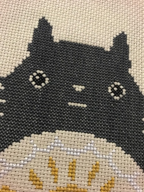 lizstitches:Totoro is done! And framing this up reminds me against why I hate oval Flexi hoops! Stil