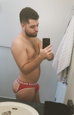 hausofwhateverthefuck:  It’s a jockstrap kinda day