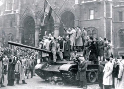 Emlékül hazánk hőseinek, az 1956-os szabadságharcban résztvevő bátor ifjaknak. Köszönet nektek azért