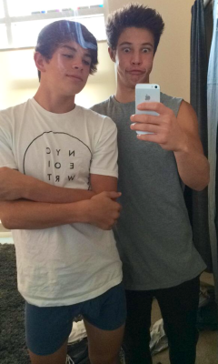 aidenvbrooks:  OMG Hayes Dick!!!!