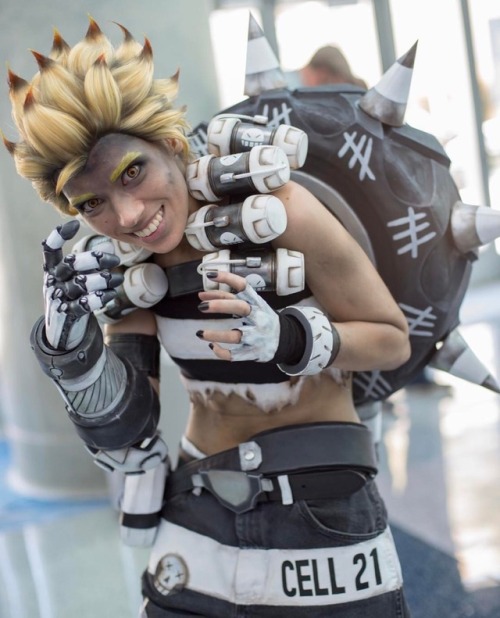 &ldquo;It&rsquo;s a perfect day for some mayhem!&rdquo;  My Junkrat cosplay from Wonderc