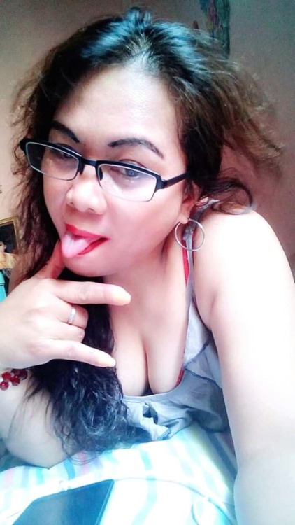taipingmassageforwomenonly: Milf ni tips dia  Korang kena puji lambung2 Walaupun dia matang n tua.  