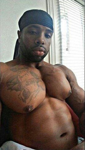 1rulenodrawz:  🍼Ready to be milked🍼