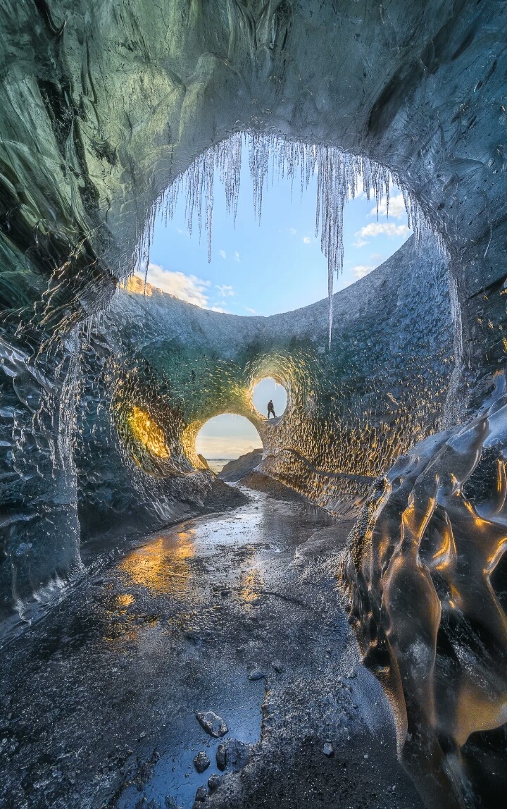 landscape-lunacy:  Vatnajökull, Iceland - by Alban Henderyckx