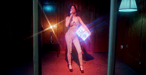 b99:Kacey Musgraves wears the best of New York Fashion Week … in Denver.