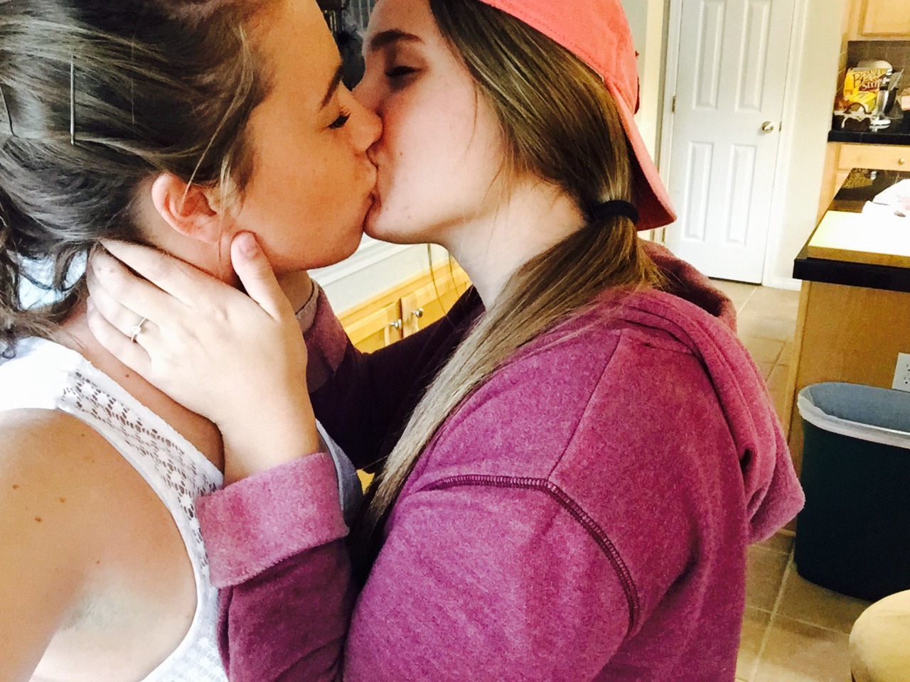 lesbians-run-the-world:  Download HER: The Lesbian social app here 