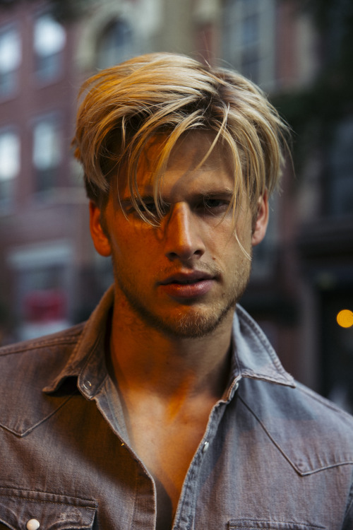boyzoo:    Drew Hanley by Gabe Ayala  