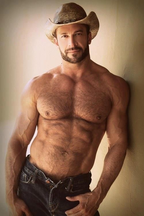 10   4thebeautyofmen:http://berlinfuck.tumblr.com  
