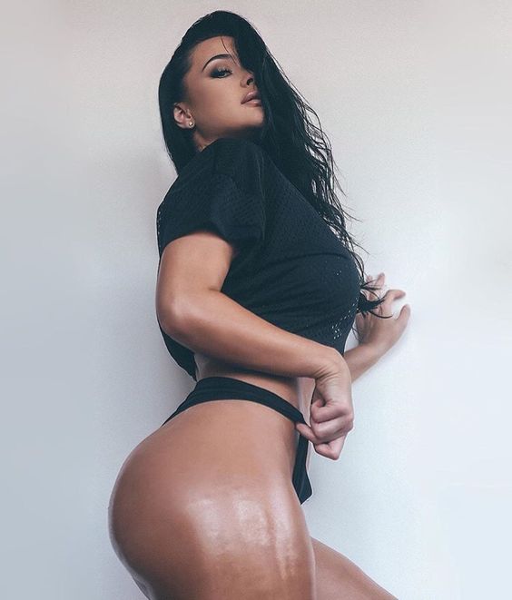 thefinestbeauties:  Sarah MacDonald