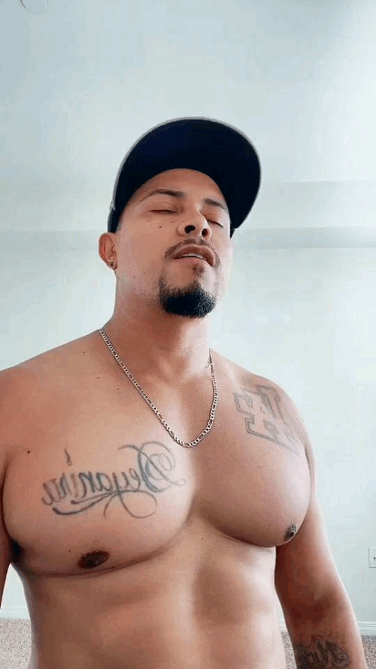 Tattooed booty cheek slamming his 10-Pounder