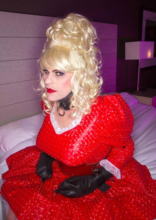sissystockingsworld: The rather spectacular Sharon Porter from Trannies In Trouble.