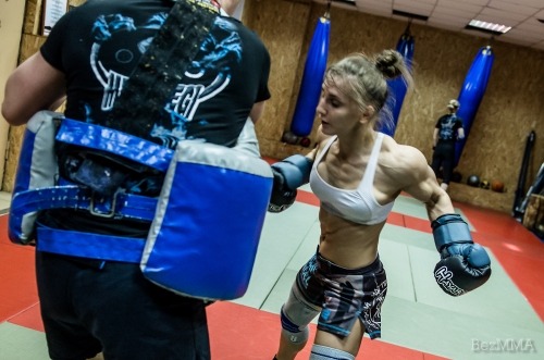 scitechfitness:  a12lmwbm:  Aleksandra Albu looking like she’s going to do some damage (and with a Bane mask to boot)  Train hard.